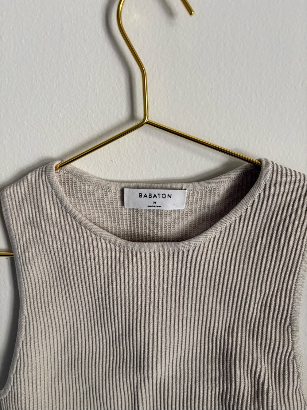 Aritzia Babaton Contour Ribbed Crop Tank Top - Picture 5 of 6